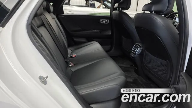 Hyundai Ioniq 6 — Фото автомобиля 11