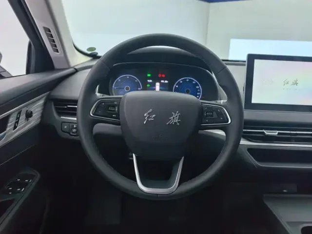 Hongqi E-QM5 — Фото автомобиля 15