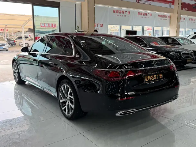 Mercedes-Benz E-Class — Фото автомобиля 5