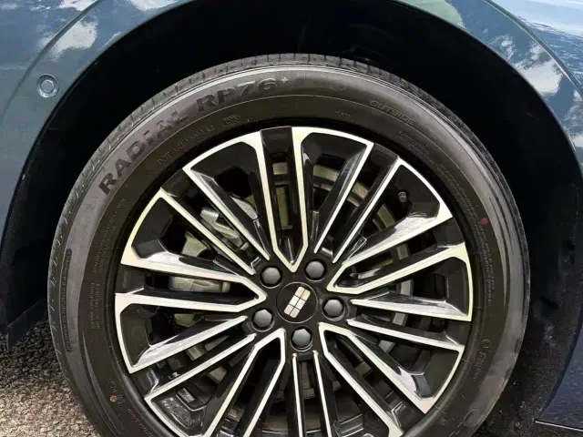 Geely Galaxy Xingyao 8 — Фото автомобиля 8