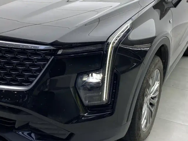 Cadillac XT4 — Фото автомобиля 5