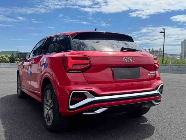 Audi Q2L — Фото автомобиля 4