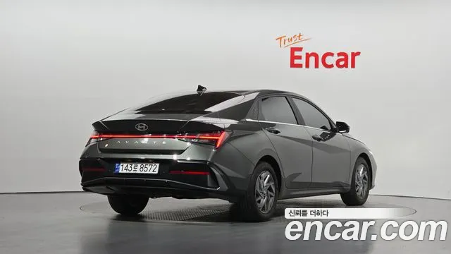 Hyundai Avante CN7 — Фото автомобиля 2
