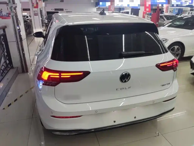Volkswagen Golf 2023 280TSI DSG Pro — Фото автомобиля 5