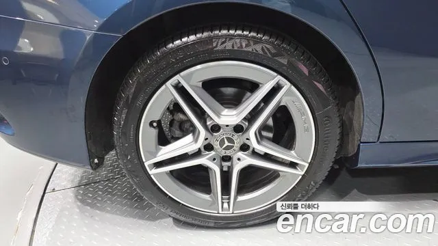 Mercedes-Benz A-Class W177 — Фото автомобиля 4