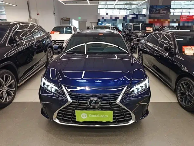 Lexus ES — Фото автомобиля 2