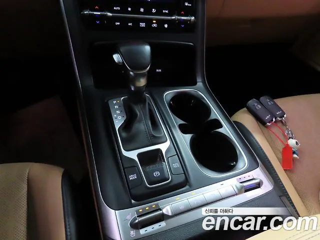 Kia Carnival Generation 4 — Фото автомобиля 12