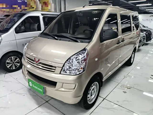 Фотография автомобиля — Wuling Rongguang S
