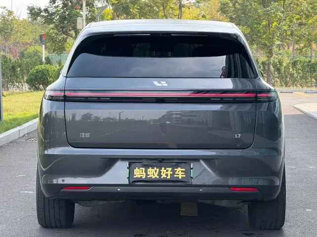 Li Auto L7 — Фото автомобиля 4