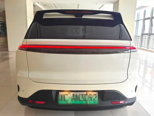 Hycan Z03 — Фото автомобиля 5
