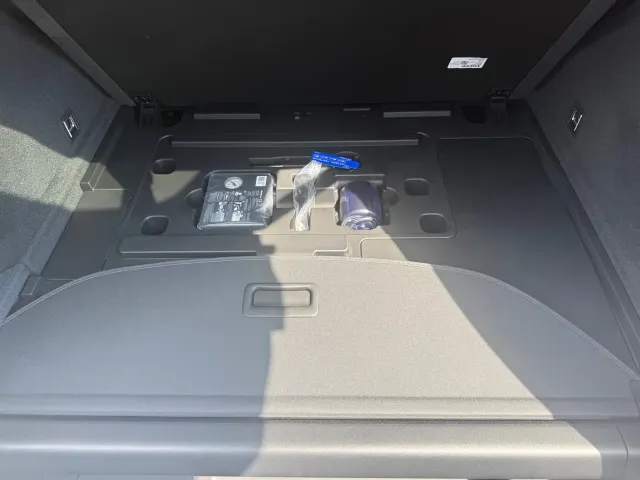 Volvo XC70 Plug-in Hybrid — Фото автомобиля 15