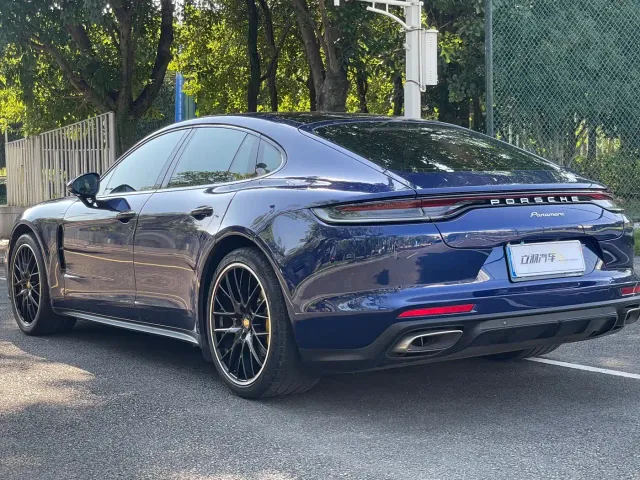 Porsche Panamera — Фото автомобиля 23