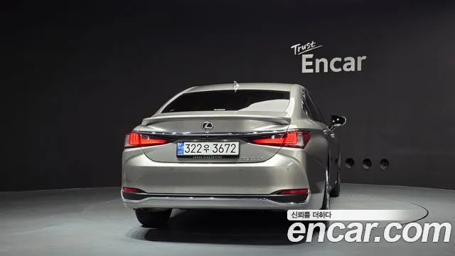 Lexus ES Generation 7 — Фото автомобиля 4