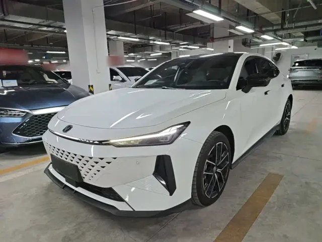 Фотография автомобиля — Changan UNI-V