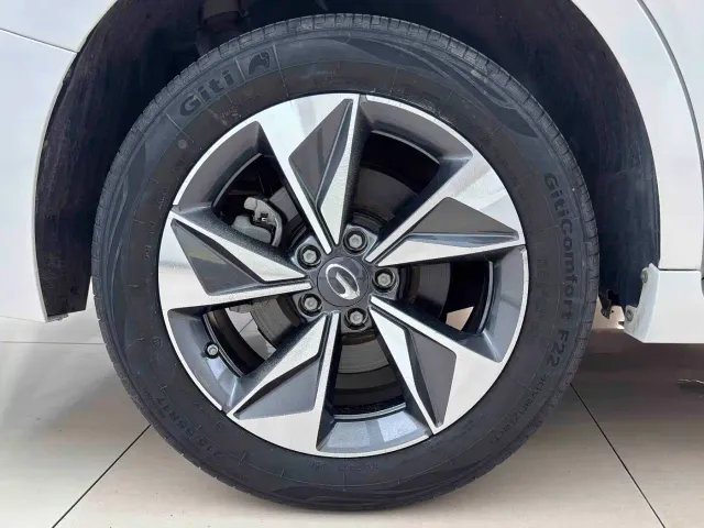 GAC Trumpchi M6 — Фото автомобиля 18