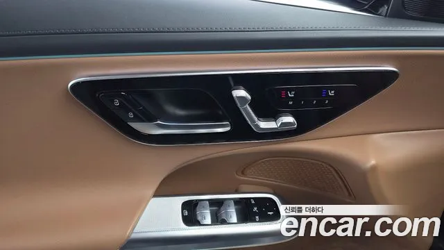 Mercedes-Benz E-Class — Фото автомобиля 18