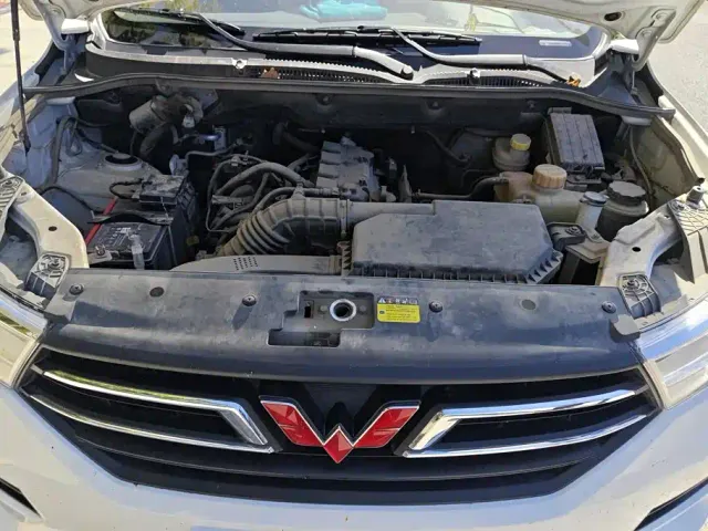 Wuling Hongguang — Фото автомобиля 10
