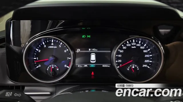 Kia Canival Carnival 4 поколение Бензин 9 мест Prestige — Фото автомобиля 4