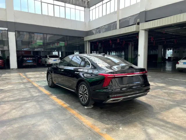 Hongqi H5 — Фото автомобиля 10