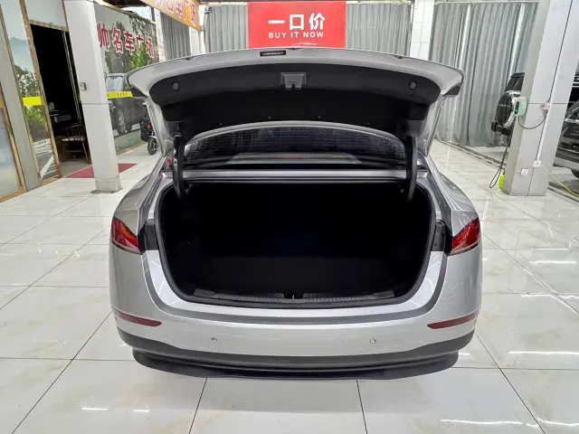 Roewe D7 — Фото автомобиля 8