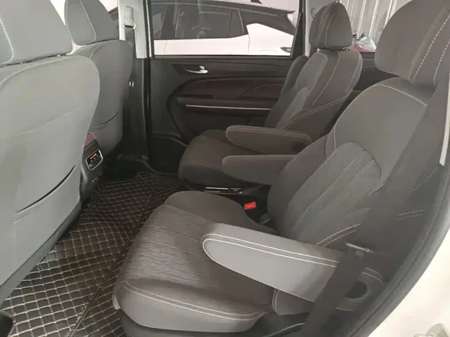 GAC Trumpchi M6 — Фото автомобиля 16