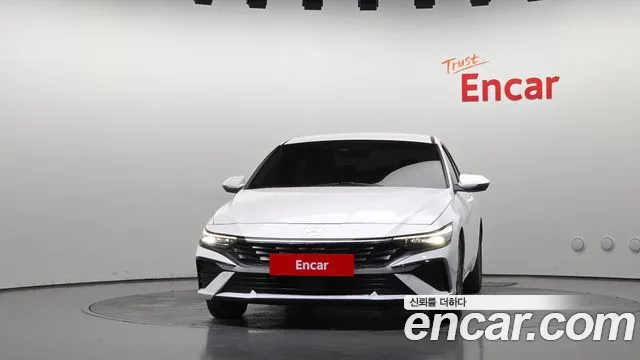 Hyundai Avante CN7 — Фото автомобиля 3