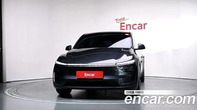 Tesla Model Y — Фото автомобиля 3