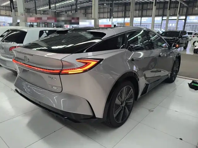 Toyota bZ5 — Фото автомобиля 6