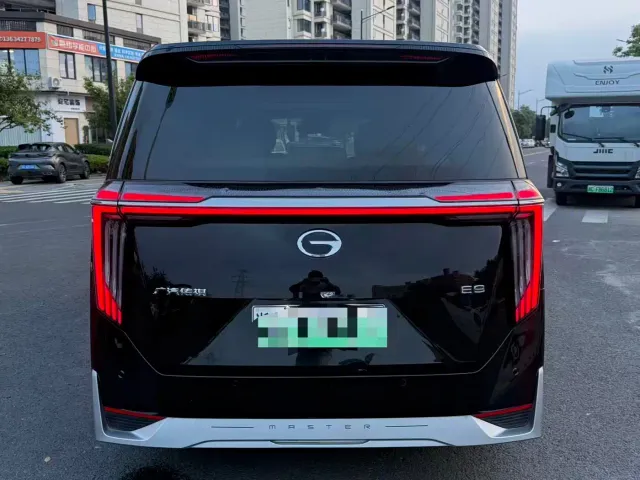 GAC Trumpchi E9 — Фото автомобиля 12