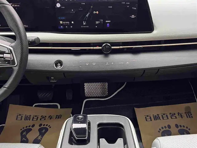Nissan Ariya — Фото автомобиля 15