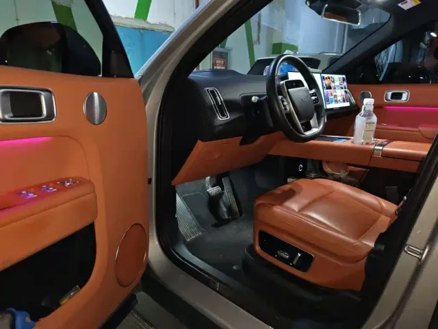 Li Auto L9 — Фото автомобиля 13