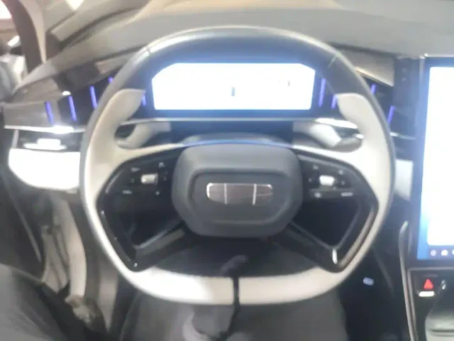 Geely Boyue L — Фото автомобиля 10