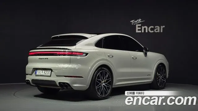 Porsche Cayenne — Фото автомобиля 2