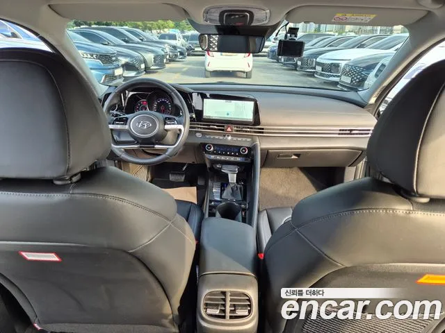 Hyundai Avante CN7 — Фото автомобиля 16