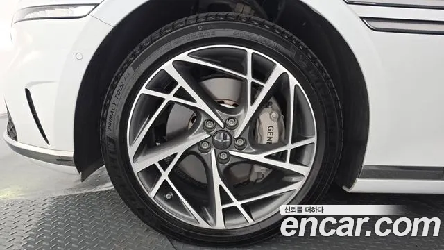 Genesis G90 Бензин 3.5 турбо AWD — Фото автомобиля 4