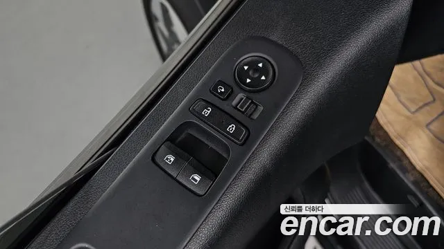 Hyundai Staria Staria 4WD Tourer 9 мест — Фото автомобиля 12