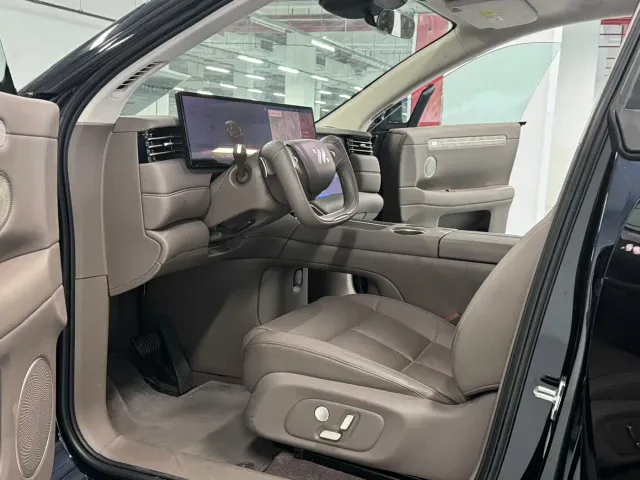IM Motors LS6 — Фото автомобиля 9