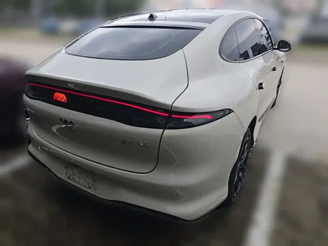 IM Motors LS6 — Фото автомобиля 9