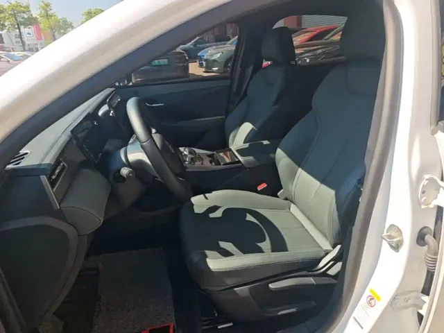 BYD Qin PLUS — Фото автомобиля 14