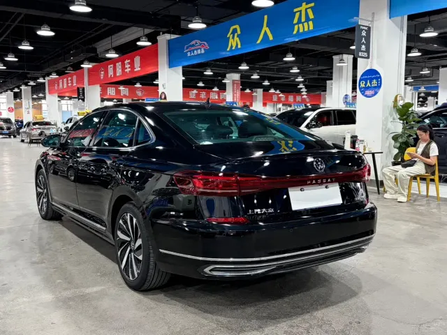 Volkswagen Passat — Фото автомобиля 9