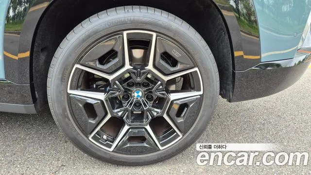 BMW XM — Фото автомобиля 5