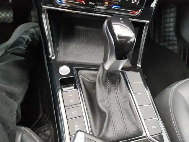 Volkswagen Passat — Фото автомобиля 9