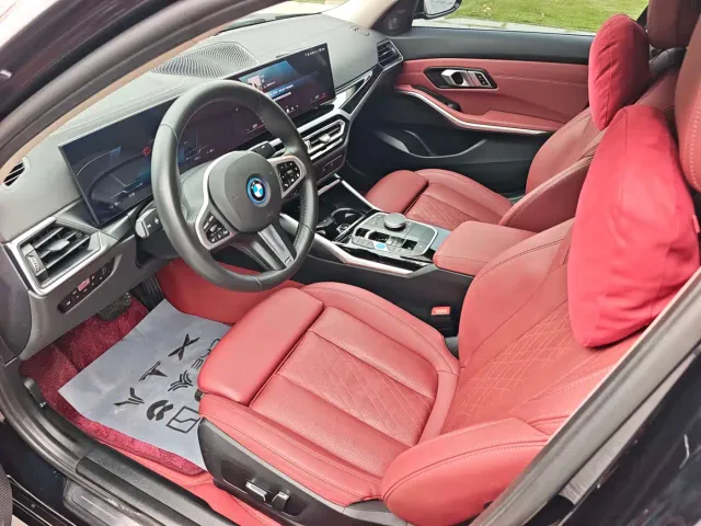 BMW i3 — Фото автомобиля 13