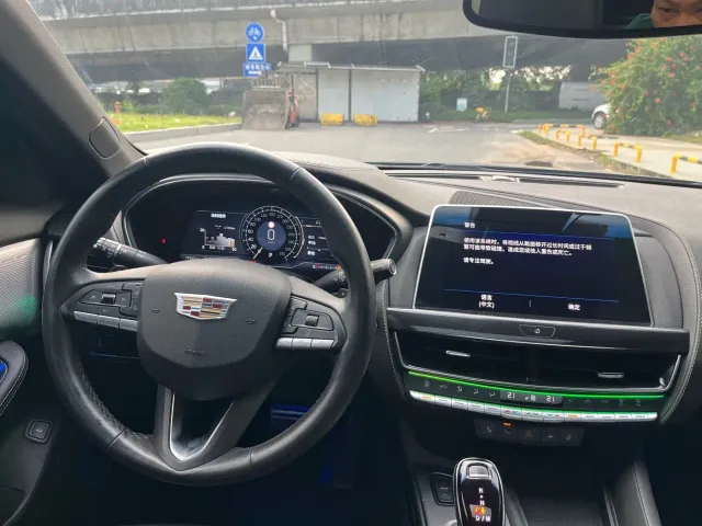 Cadillac CT5 — Фото автомобиля 14