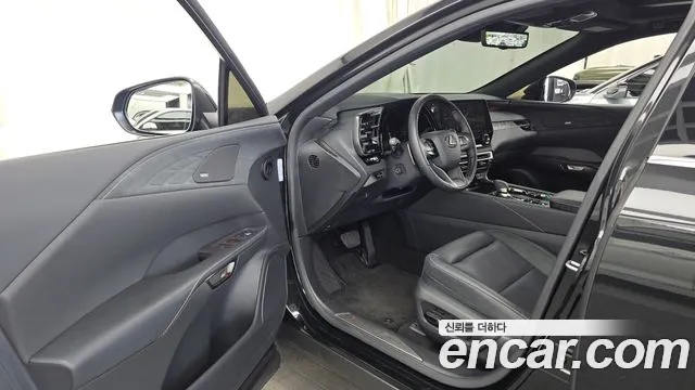Lexus RX — Фото автомобиля 10