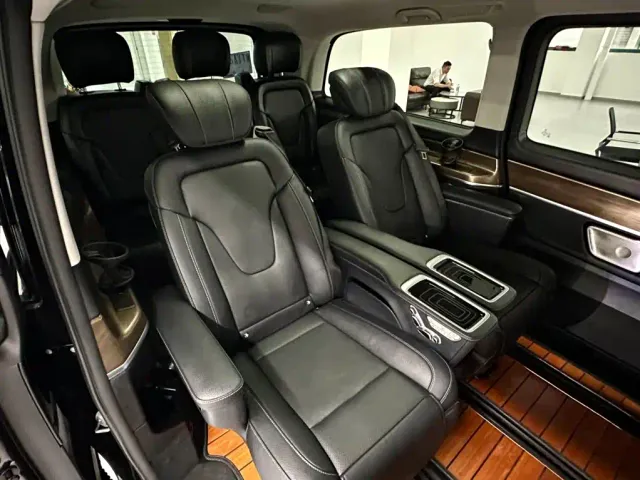 Mercedes-Benz V-Class — Фото автомобиля 13