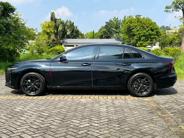 Hongqi H5 — Фото автомобиля 7