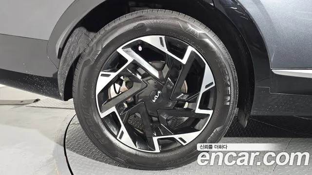 Kia Sportage Sportage 5-е поколение Бензин 1.6 турбо 2WD — Фото автомобиля 5