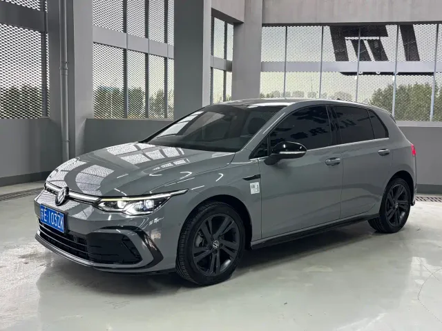 Фотография автомобиля — Volkswagen Golf