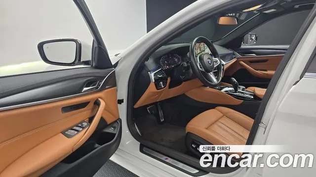BMW 5 Series G30 — Фото автомобиля 10